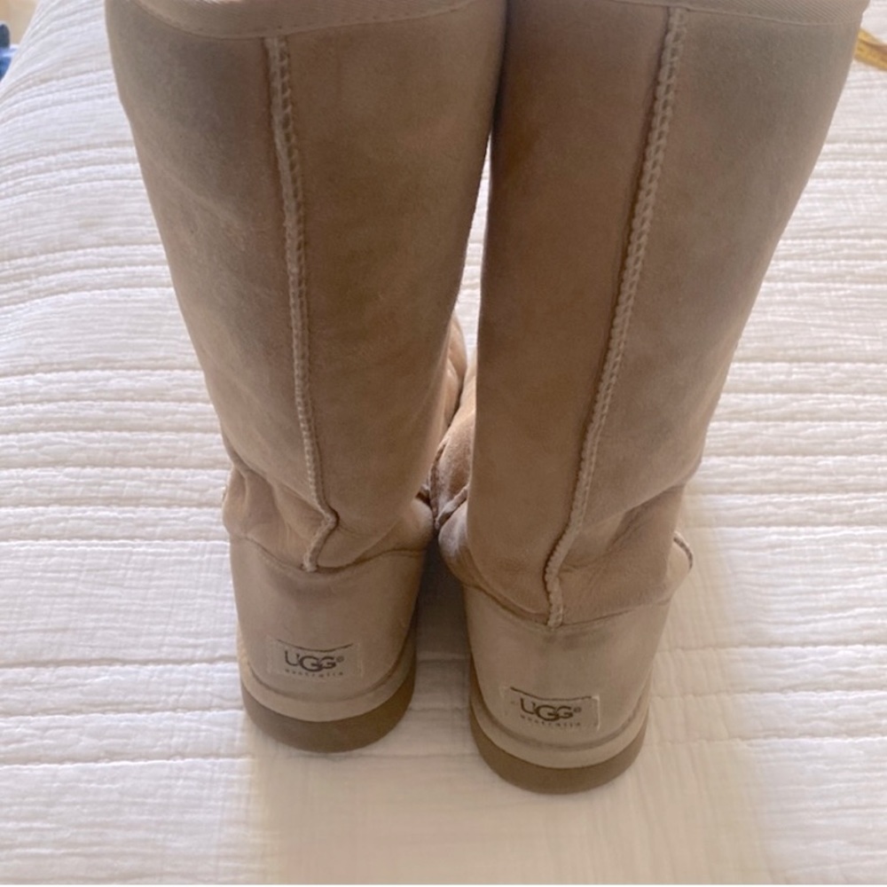 Tall light chestnut Uggs.